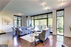 ONE-OF-A-KIND SUN-SPLASHED CORNER UNIT