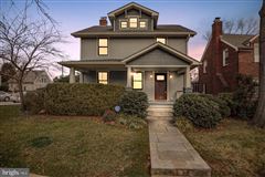 LUXURY WITH CHARM AND COMFORT