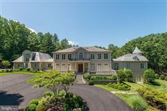 ELEGANT GATED PROPERTY IN A PRIVATE ENCLAVE