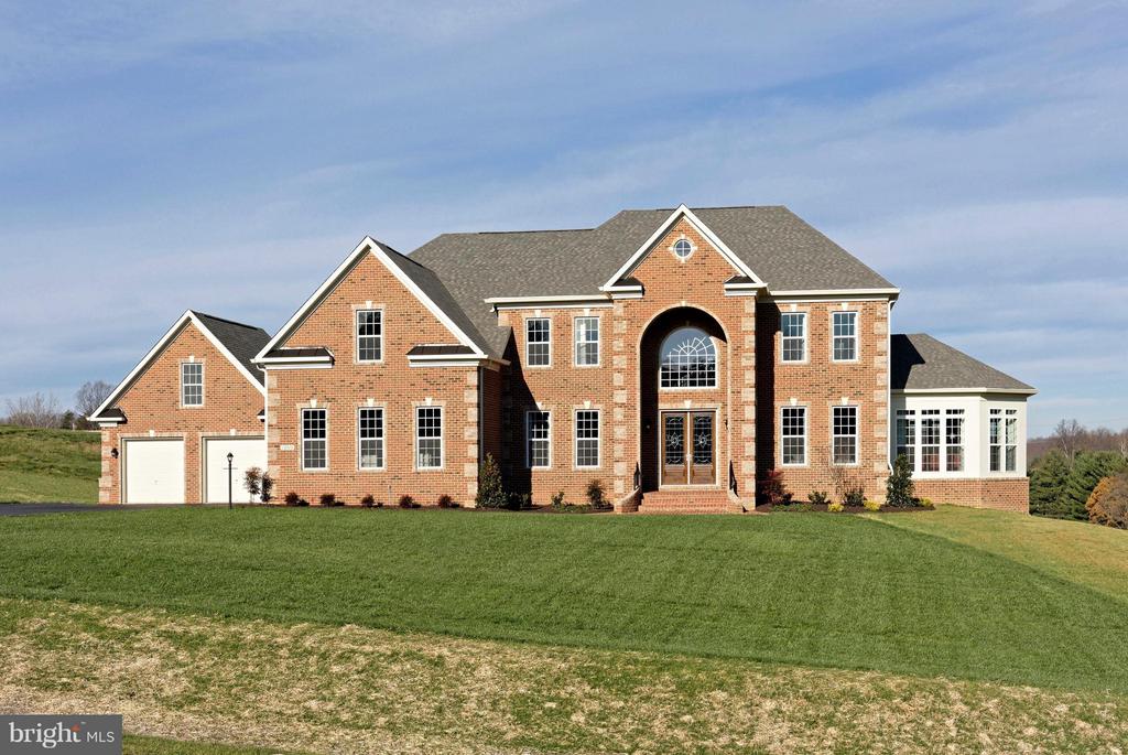 BRAND NEW LUXURY HOME