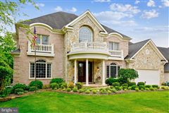 STUNNING MODERN ESTATE WELCOMES YOU TO LUXURY, CONVENIENCE, AND STYLE