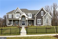 NEW HOME IN EXCLUSIVE NEW COMMUNITY