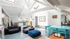 SUPERB ATYPICAL APARTMENT