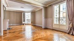 IDEALLY LOCATED APARTMENT
