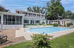 4010 MENENDEZ DR