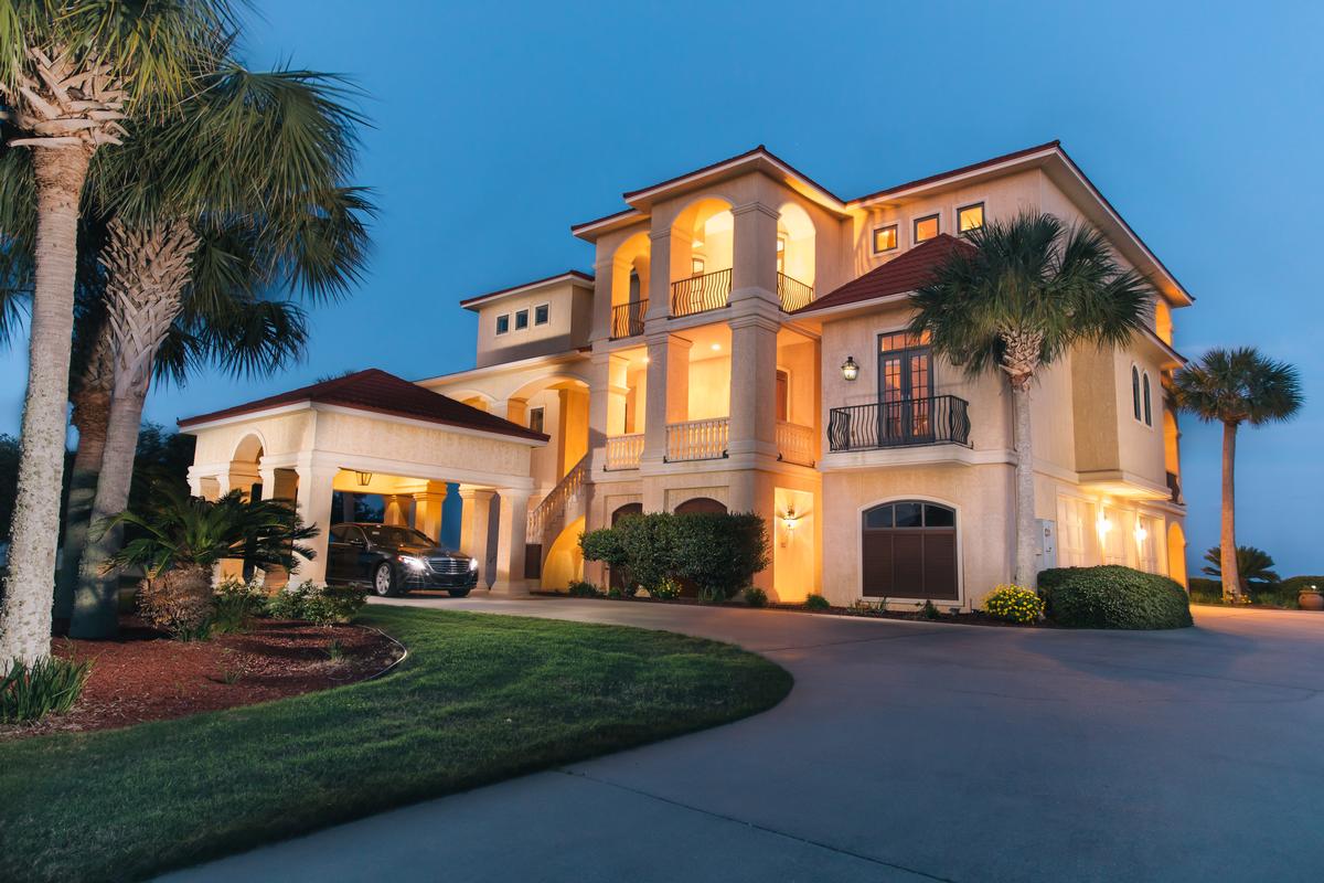 ELEGANT WATERFRONT HOME IN PENSACOLA Florida Luxury Homes Mansions For Sale Luxury Portfolio