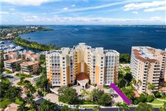 ELEGANT AND ENVIABLE CONDOMINIUM HOME IN GULF HARBOUR