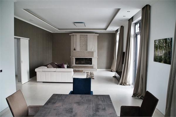Luxury Portfolio ID: EEHV