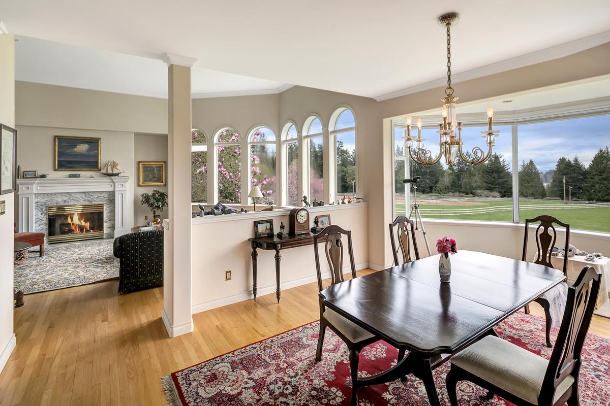 EXCEPTIONAL ACREAGE AND EQUESTRIAN ESTATE