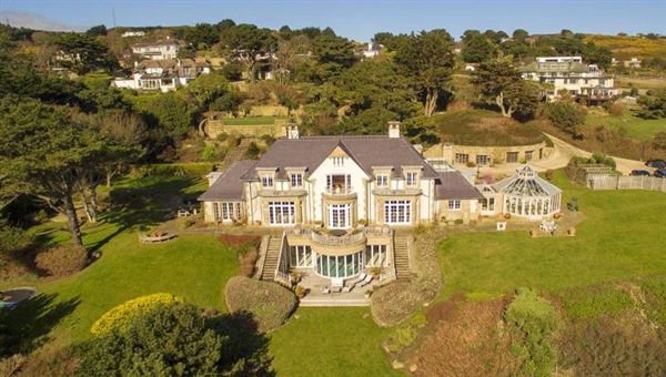 EXQUISITE WATERFRONT RESIDENCE IN IRELAND | Ireland Luxury Homes ...