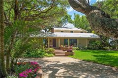 Luxury properties 体验这座美丽的海滩别墅的温暖和魅力