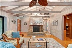 Luxury homes in 体验这座美丽的海滩别墅的温暖和魅力