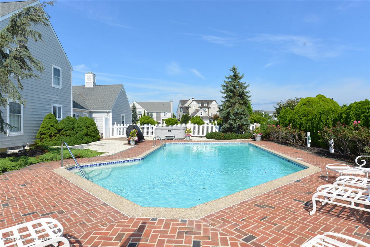 LARGEST BAYFRONT PROPERTY AVAILABLE IN MANTOLOKING New Jersey Luxury