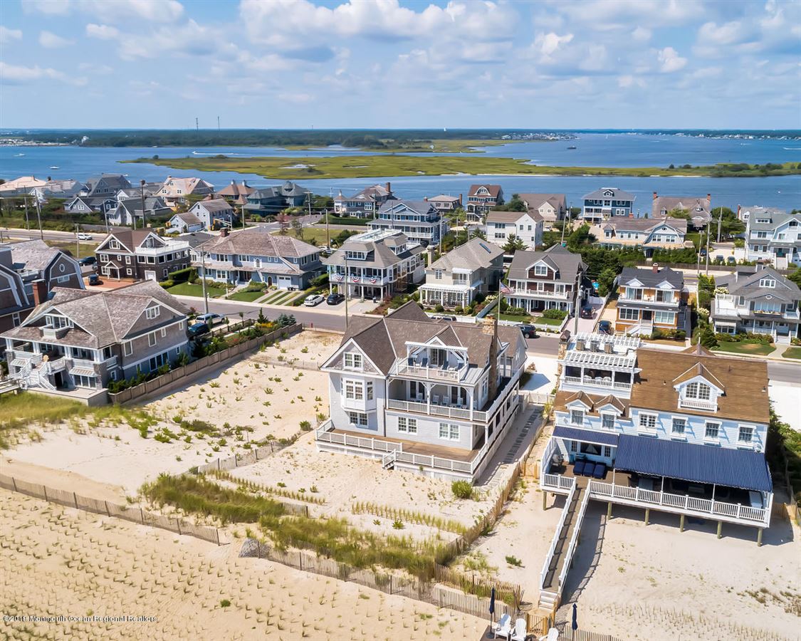 CAPTIVATING MANTOLOKING OCEANFRONT RETREAT New Jersey Luxury Homes