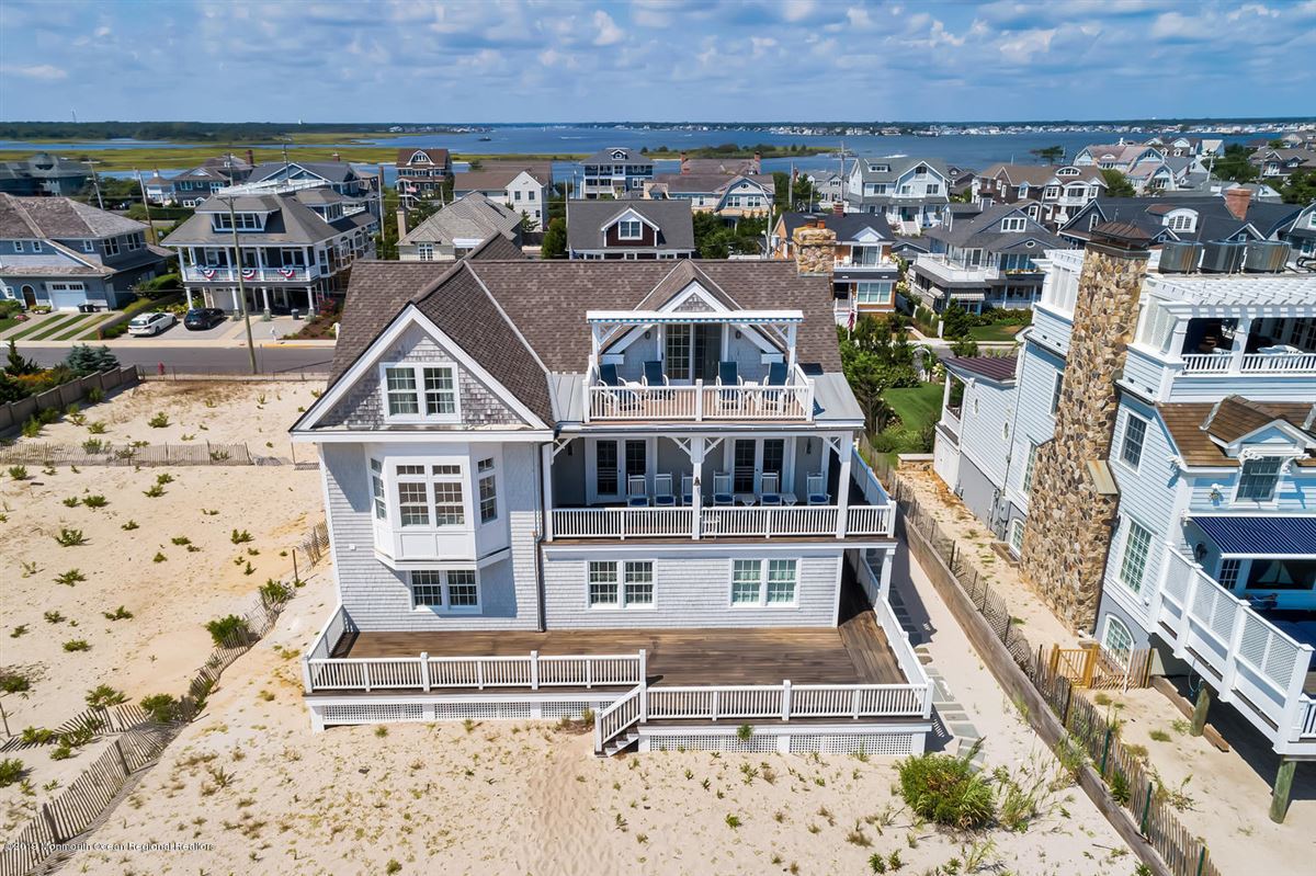 CAPTIVATING MANTOLOKING OCEANFRONT RETREAT New Jersey Luxury Homes