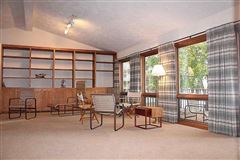 Luxury properties 定制建造的当代风格湖屋