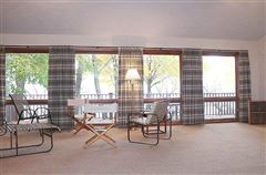 定制建造的当代风格湖屋 luxury properties