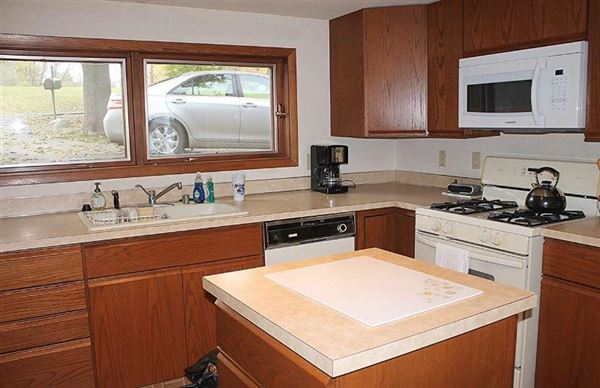 Luxury real estate 定制建造的当代风格湖屋