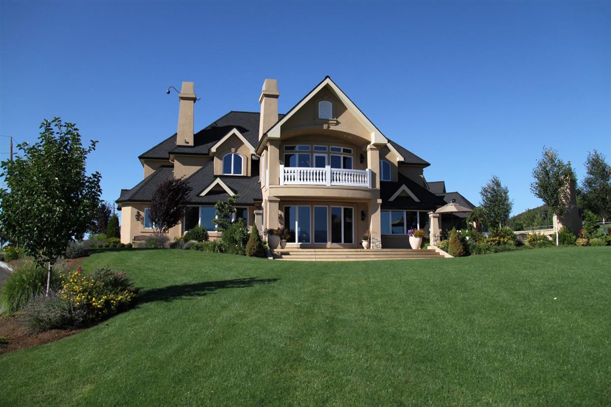 Luxury Homes For Sale In Oregon THE VILLA AT CROWN RANCH IN MEDFORD | Oregon Luxury Homes | Mansions