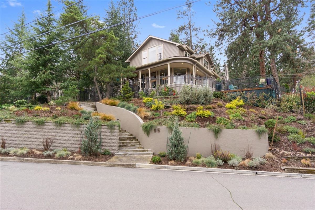 EXQUISITE CUSTOMBUILT HOME IN DOWNTOWN ASHLAND Oregon Luxury Homes