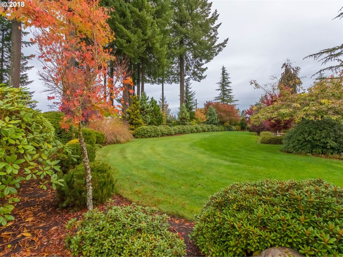ENJOY PEACEFUL SURROUNDINGS IN SANDY Oregon Luxury Homes Mansions