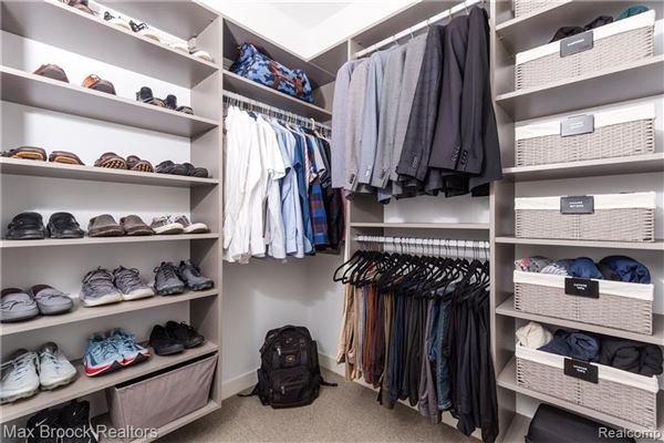 住在底特律市中心的豪华公寓 luxury homes