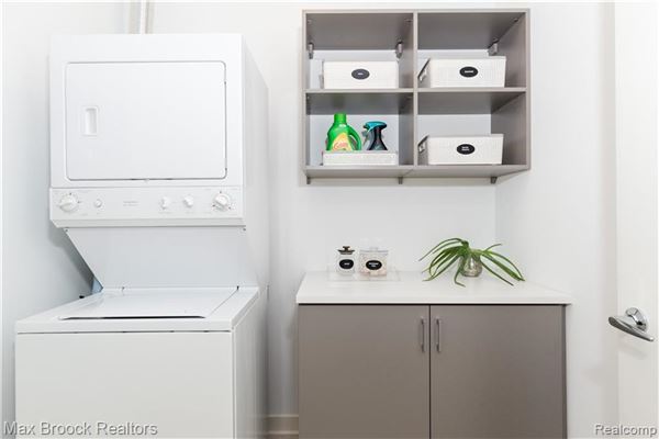 住在底特律市中心的豪华公寓 luxury real estate