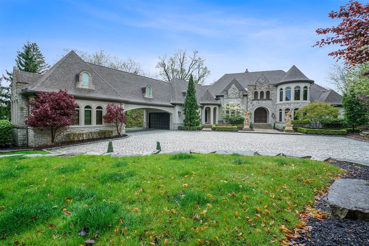 PRIVATE GATED LOWER LONG LAKE ESTATE Michigan Luxury Homes Mansions