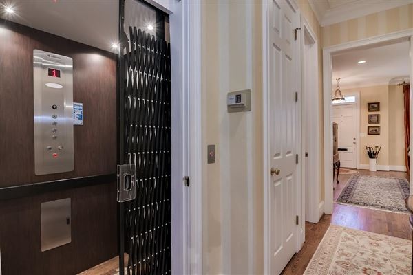 Luxury homes in 高端联排别墅