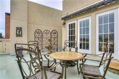 Luxury homes in 高端联排别墅