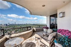 亨廷顿19楼优雅的定制住宿  luxury homes