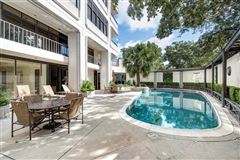 Luxury properties 亨廷顿19楼优雅的定制住宿 