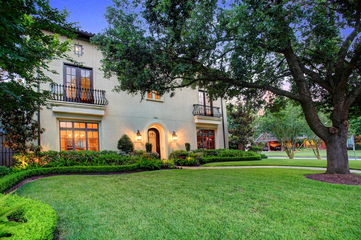 STUNNING HOUSTON RESIDENCE | Texas Luxury Homes | Mansions For Sale
