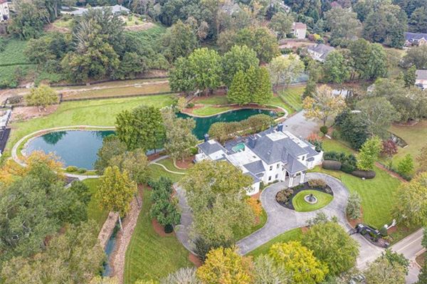 EIGHT ACRE EQUESTRIAN ESTATE ON THE CHATTAHOOCHEE RIVER