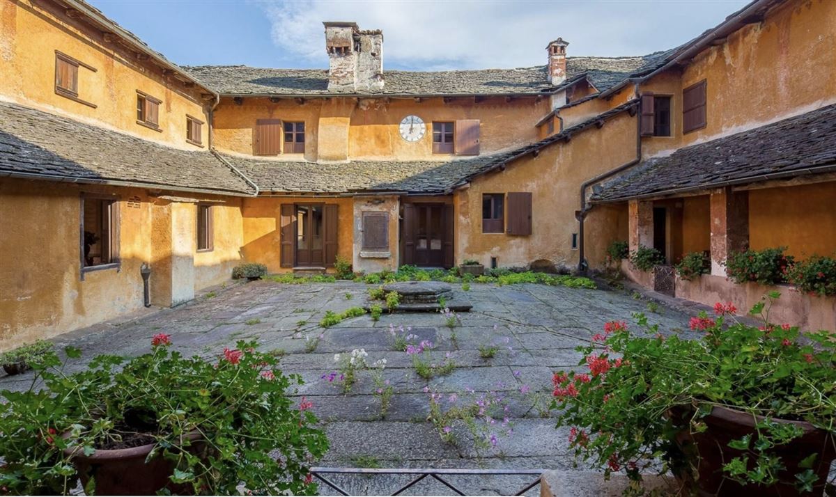 HISTORIC 1600S RESIDENCE OVERLOOKING LAKE ORTA Italy Luxury Homes