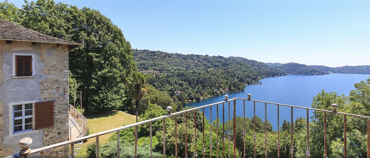 HISTORIC 1600S RESIDENCE OVERLOOKING LAKE ORTA Italy Luxury Homes