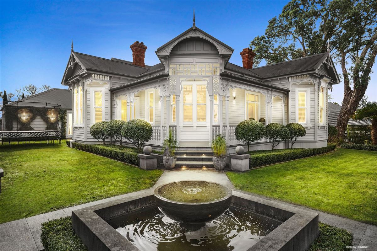 SPECIAL HOME IN DEVONPORT New Zealand Luxury Homes Mansions For