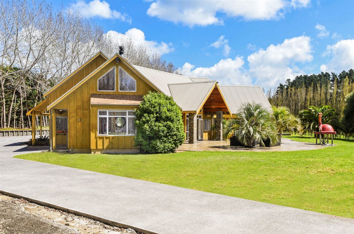A QUIET COUNTRY LANE IN COATESVILLE New Zealand Luxury Homes