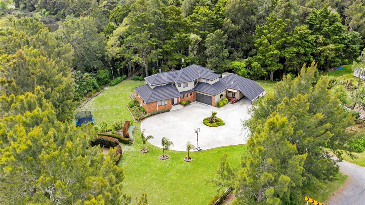 BEAUTIFUL LIFESTYLE PROPERTY IN CENTRAL COATESVILLE New Zealand