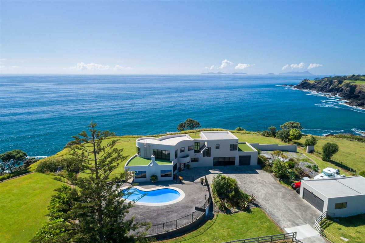 VERY DESIRABLE CLIFFTOP PROPERTY IN NORTHLAND New Zealand Luxury