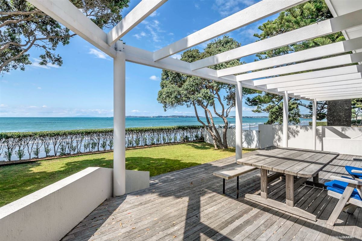 OREWA BEACHFRONT New Zealand Luxury Homes Mansions For Sale