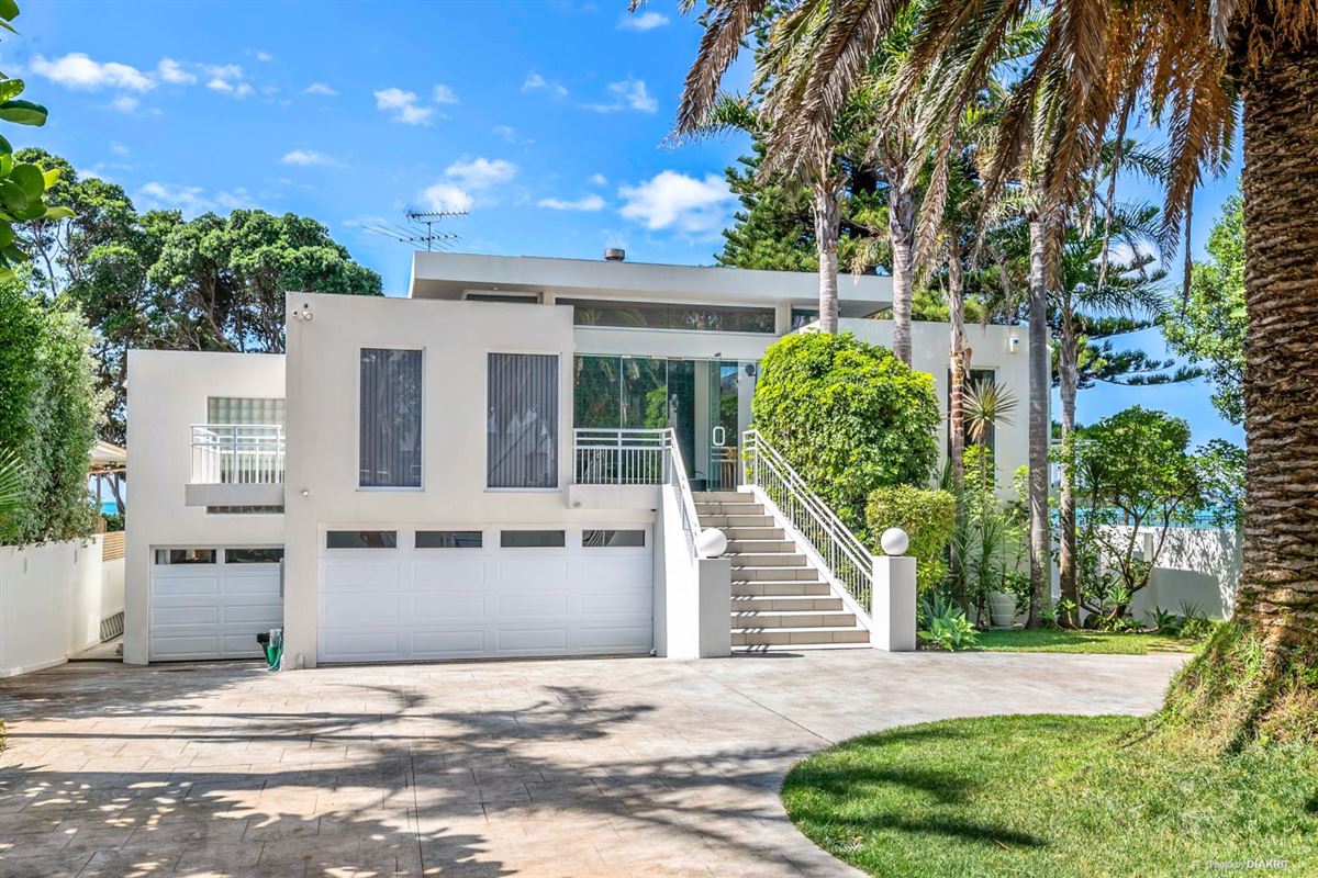 OREWA BEACHFRONT New Zealand Luxury Homes Mansions For Sale