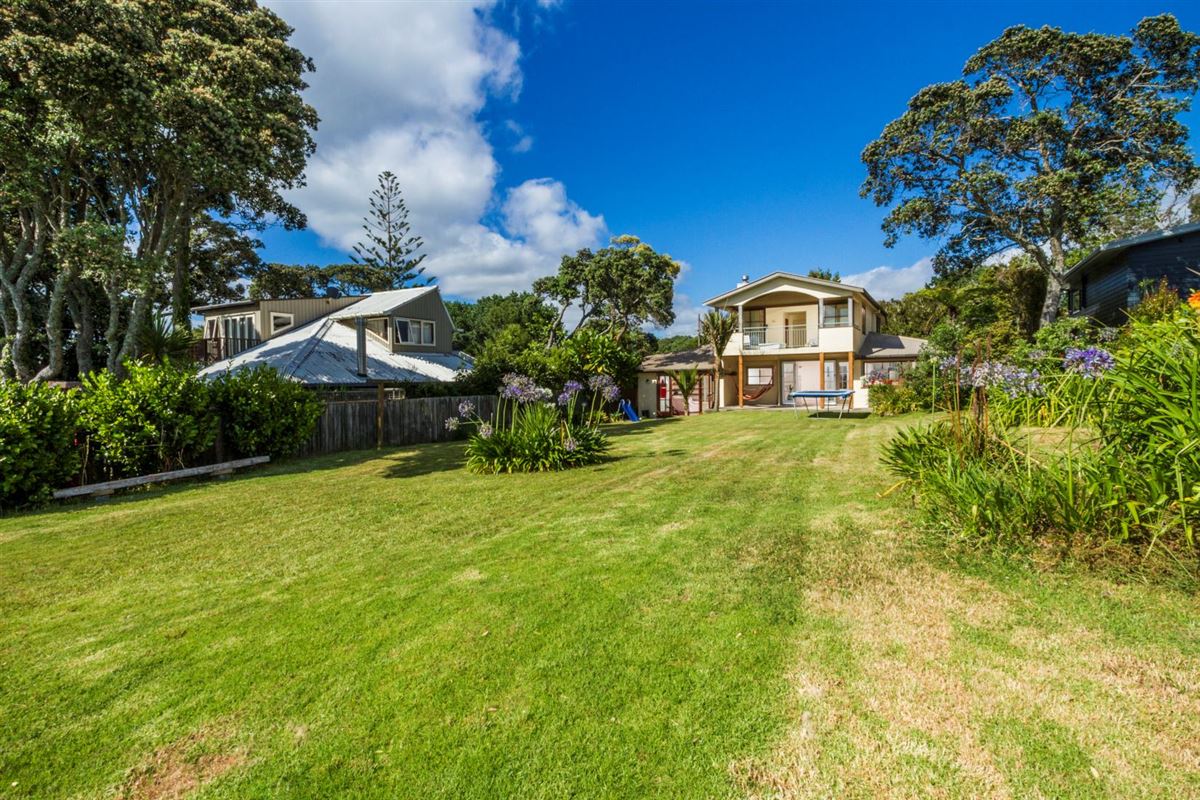 SUPERB WATERFRONT COASTAL PROPERTY New Zealand Luxury Homes Mansions For Sale Luxury Portfolio