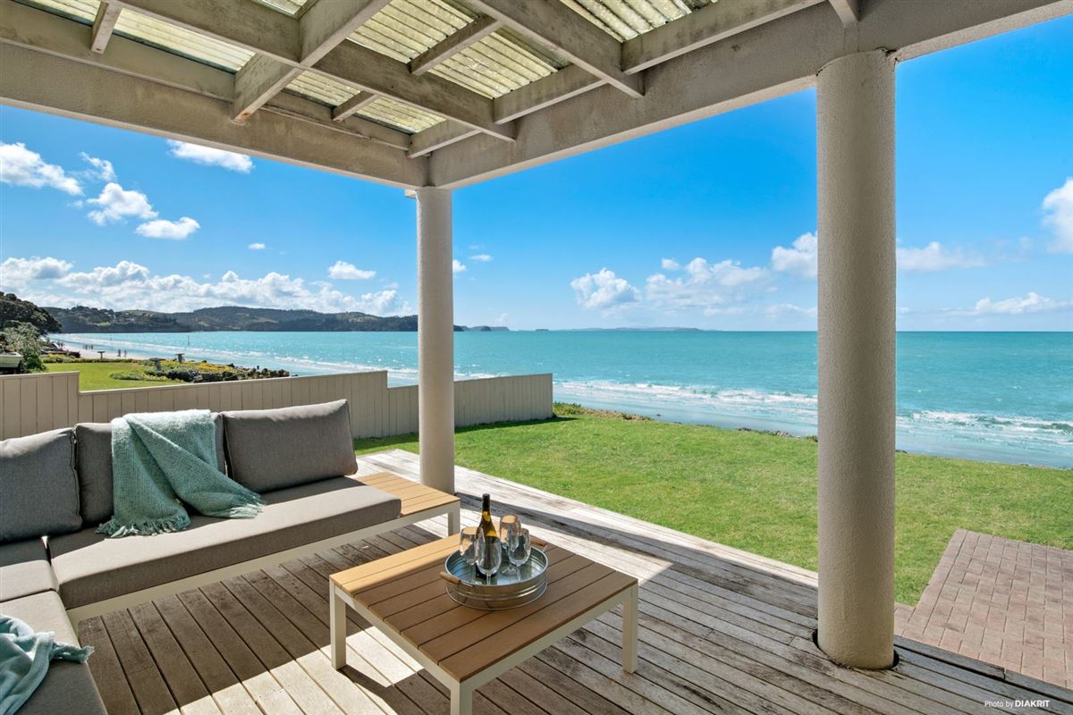 ABSOLUTE OREWA BEACHFRONT New Zealand Luxury Homes Mansions For