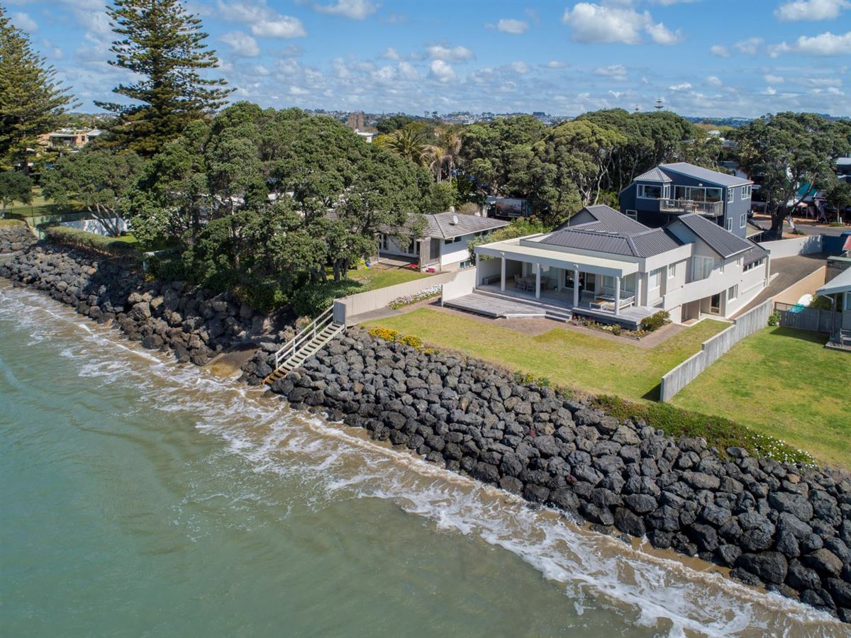 ABSOLUTE OREWA BEACHFRONT New Zealand Luxury Homes Mansions For