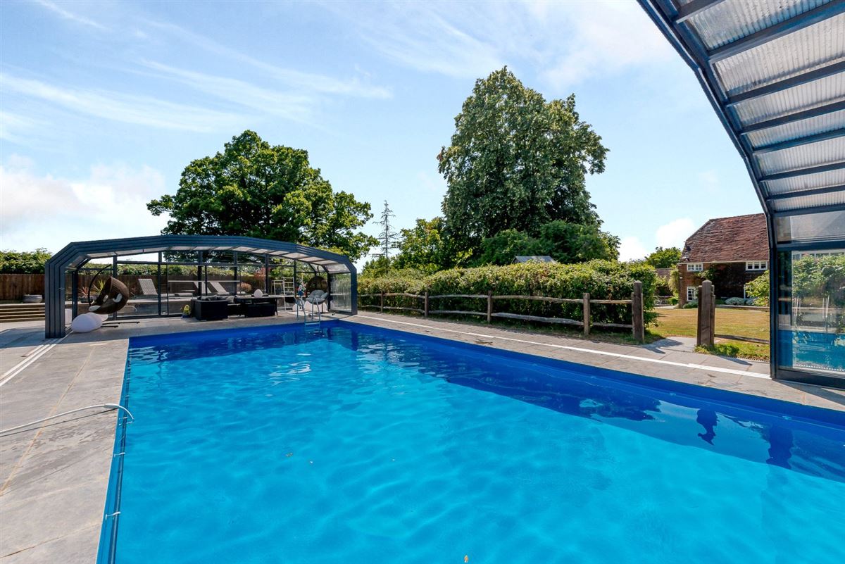 占地17英亩的迷人古厝 luxury homes