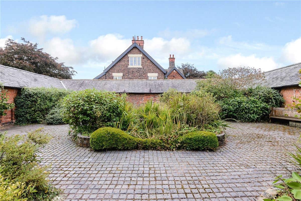 A SUPERB COUNTRY HOUSE IN TARPORLEY United Kingdom Luxury Homes