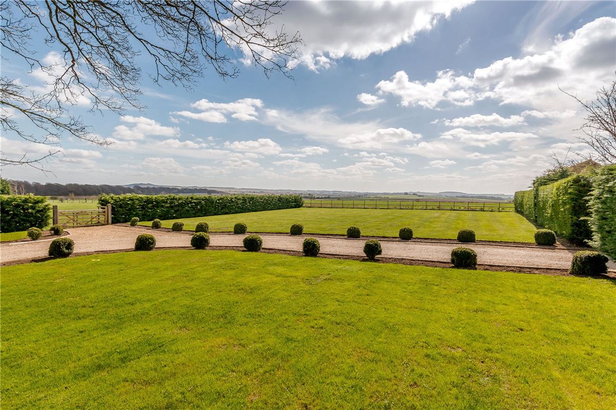 LOVELY COUNTRYSIDE ESTATE United Kingdom Luxury Homes Mansions For Sale Luxury Portfolio