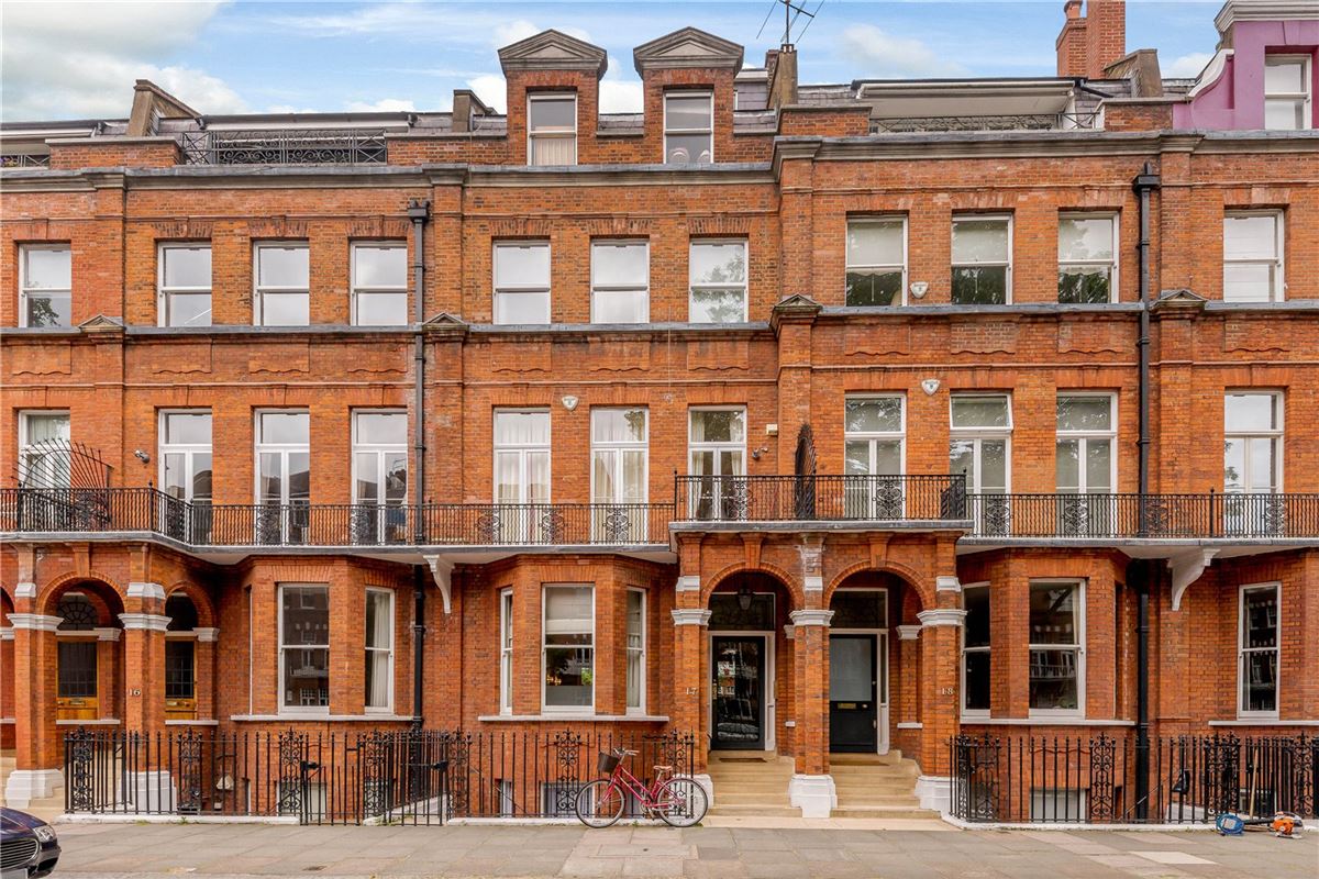 SPLIT LEVEL APARTMENT ON CHEYNE GARDENS United Kingdom Luxury Homes