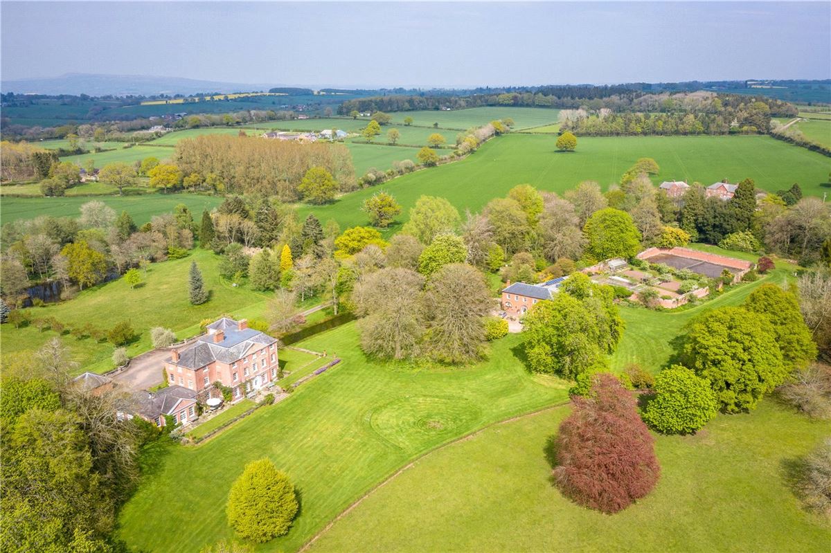 THE OLD RECTORY REMARKABLE PROPERTY DATING BACK TO 1765 United